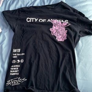 barely worn T shirt from pac sun - non binary- size medium.